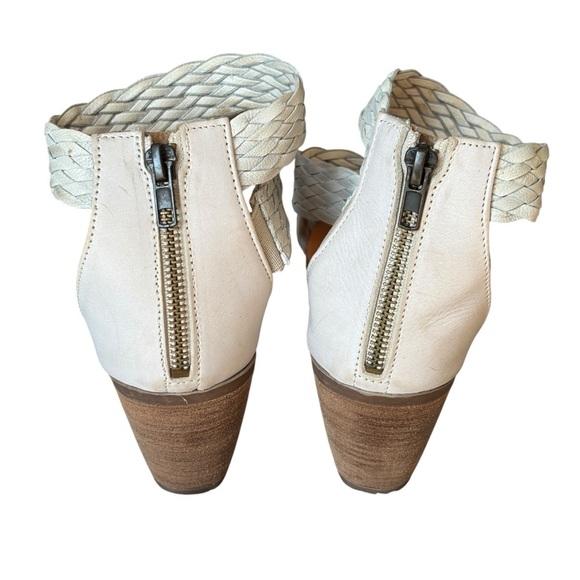 Sundance Leather Woven Back Zip Chunky Heel Sandals Size 40 9.5 Gray Beige - Picture 7 of 8